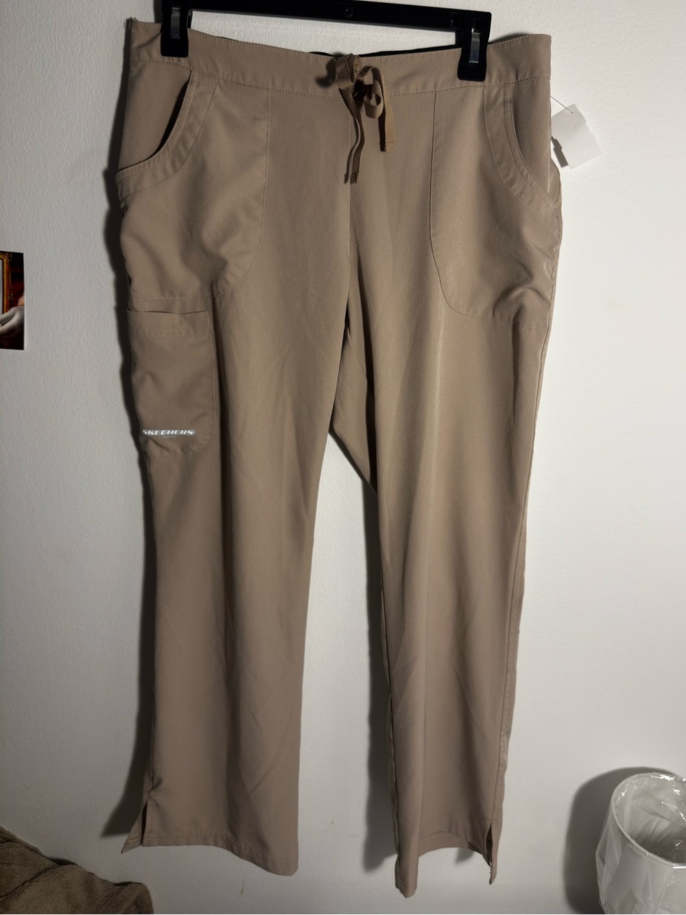 Skechers Men's Light Tan Drawstring Cargo Joggers